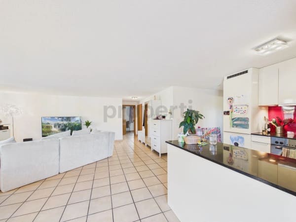 Immobilie in Madetswil - SÃ¼dwest-Terrasse (22 mÂ²), FernwÃ¤rme, Garagenbox, Aussenparkplatz & Eigener GemÃ¼segarten in Madetswil! - Bild 4