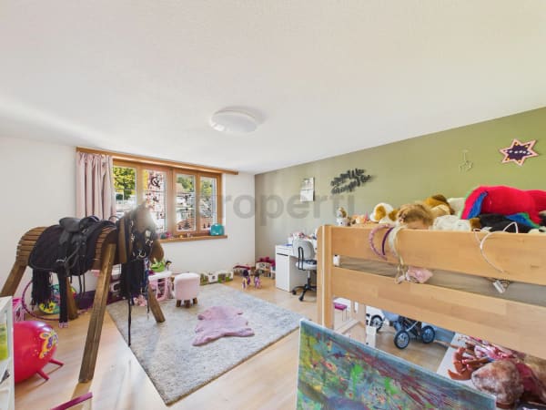 Immobilie in Madetswil - SÃ¼dwest-Terrasse (22 mÂ²), FernwÃ¤rme, Garagenbox, Aussenparkplatz & Eigener GemÃ¼segarten in Madetswil! - Bild 6