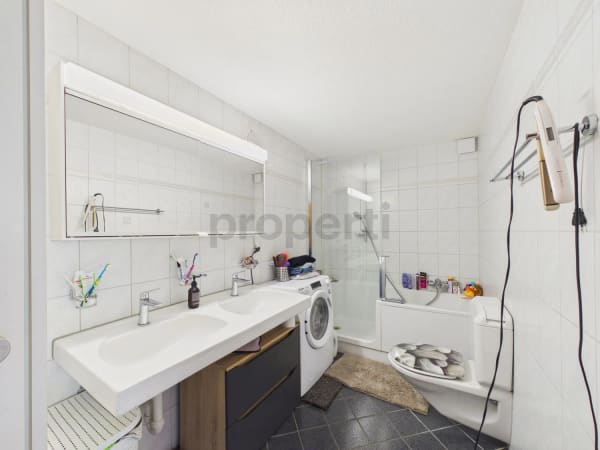 Immobilie in Madetswil - SÃ¼dwest-Terrasse (22 mÂ²), FernwÃ¤rme, Garagenbox, Aussenparkplatz & Eigener GemÃ¼segarten in Madetswil! - Bild 7