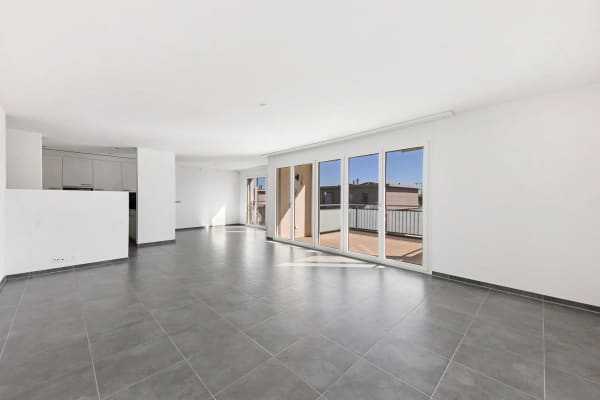 Immobilie in Schwerzenbach - Moderne 3.5-Zimmerwohnung mit grossem Balkon nach Süden in Schwerzenbach - Bild 1