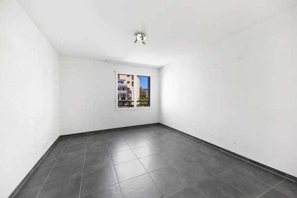 Immobilie in Schwerzenbach - Moderne 3.5-Zimmerwohnung mit grossem Balkon nach Süden in Schwerzenbach - Bild 5