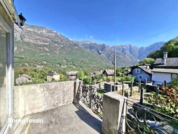Immobilie in Aurigeno - Maggiatal: Charmantes & grosses Rustico mit traumhaftem Garten und Weitsicht ins Maggiatal - Bild 5