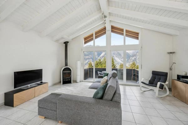 Immobilie in Unterbäch Vs - 3,5-Zimmer Chalet in Unterbäch - herziges Tiny-Einfamilienhaus mit viel Privatsphäre - Bild 1