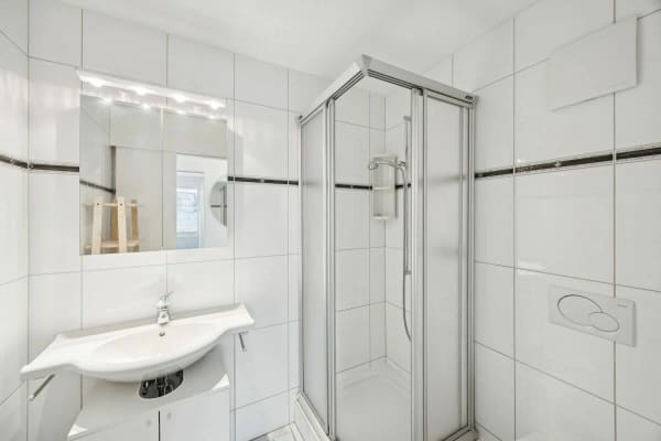 Immobilie in Unterbäch Vs - 3,5-Zimmer Chalet in Unterbäch - herziges Tiny-Einfamilienhaus mit viel Privatsphäre - Bild 10