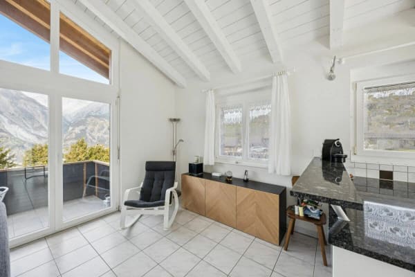 Immobilie in Unterbäch Vs - 3,5-Zimmer Chalet in Unterbäch - herziges Tiny-Einfamilienhaus mit viel Privatsphäre - Bild 2