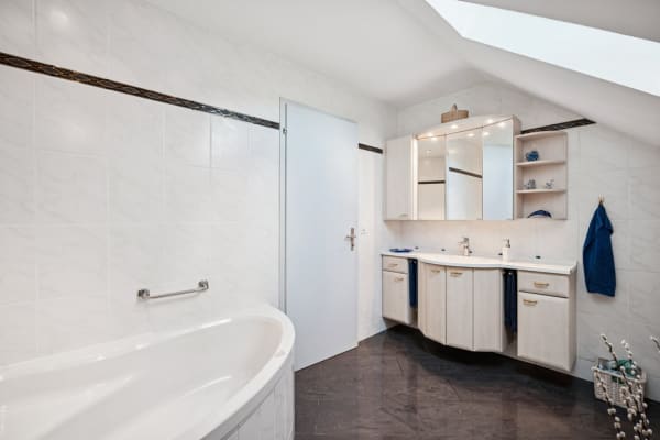 Immobilie in Thürnen - 5.5-Zimmer-Eigentumswohnung im Dachgeschoss mit Aussicht - Bild 8