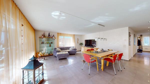 Immobilie in Zwillikon - Charmante 3½-Zimmer Wohnung mit grosszügigem Garten - Bild 2
