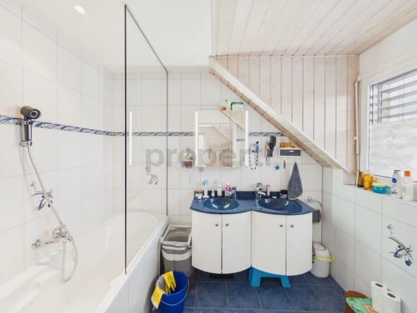 Immobilie in Froideville - En Duplex, Belle LuminositÃ©, Balcon PrivÃ© EnsoleillÃ©, Chauffage au Sol, AccÃ¨s Fauteuil Roulant avec Ascenseur & Ã‰coles Ã  90m ! - Bild 9