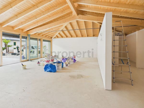 Immobilie in Brissago - Ampia Metratura, Palazzina Restaurata a Nuovo // GrosszÃ¼gige WohnflÃ¤che, Komplett Saniert! - Bild 1