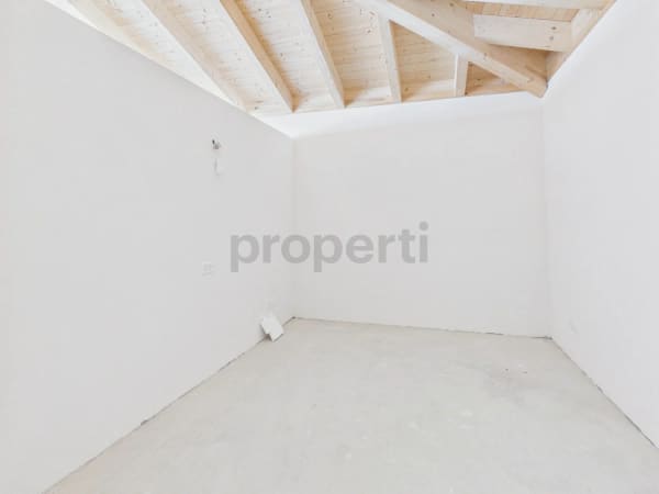 Immobilie in Brissago - Ampia Metratura, Palazzina Restaurata a Nuovo // GrosszÃ¼gige WohnflÃ¤che, Komplett Saniert! - Bild 4
