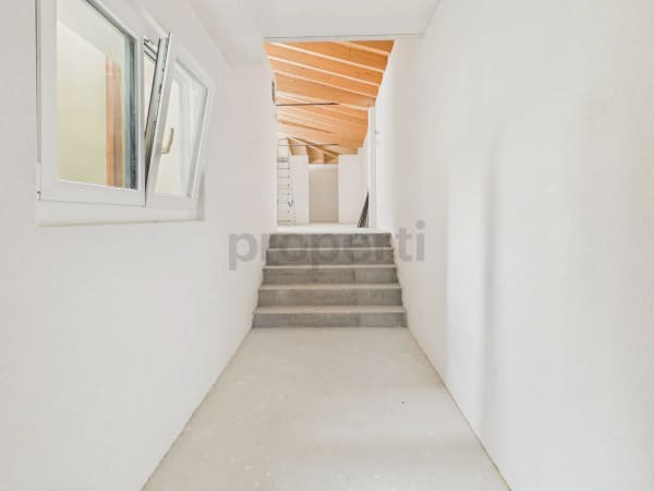 Immobilie in Brissago - Ampia Metratura, Palazzina Restaurata a Nuovo // GrosszÃ¼gige WohnflÃ¤che, Komplett Saniert! - Bild 5