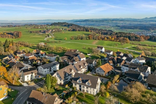 Immobilie in Hosenruck - Wohnen mit Charme und Weitsicht - neuwertige Dachmaisonette - Bild 1