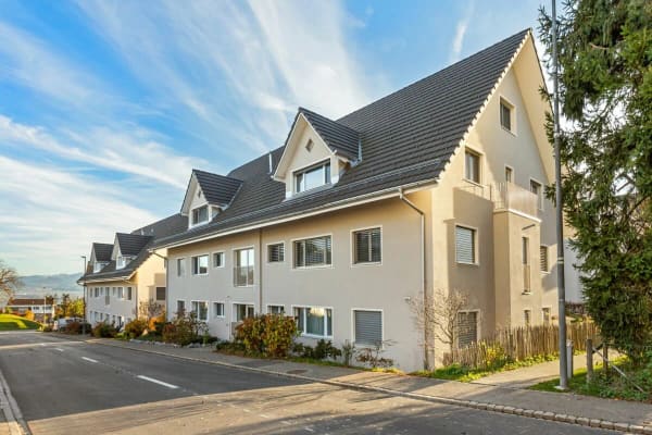 Immobilie in Hosenruck - Wohnen mit Charme und Weitsicht - neuwertige Dachmaisonette - Bild 2