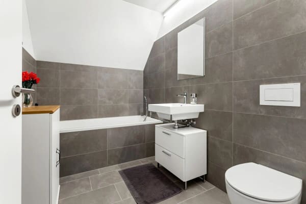 Immobilie in Hosenruck - Wohnen mit Charme und Weitsicht - neuwertige Dachmaisonette - Bild 6