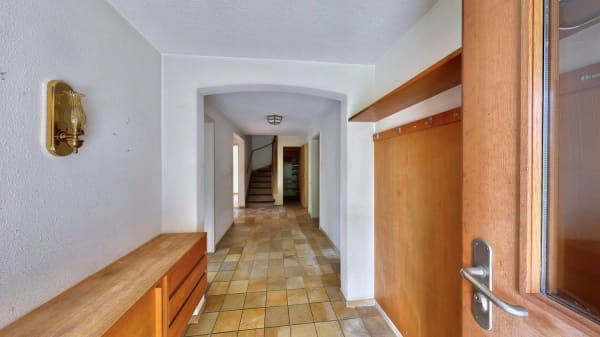 Immobilie in Andelfingen - Wohnen mit Weitsicht - 5 1/2-Zimmer Einfamilienhaus an erhöhter Lage in Andelfingen - Bild 1