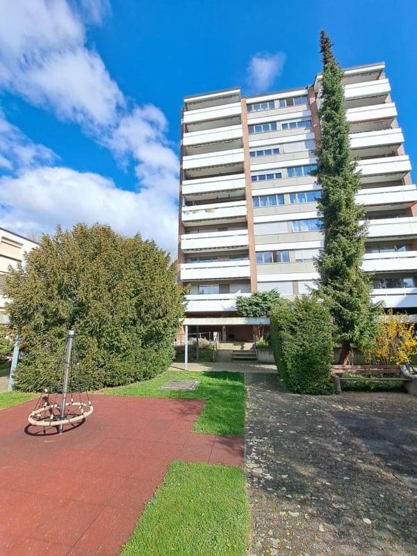 Immobilie in Therwil - Charmante 4.5-Zimmer-Wohnung mit Balkon und schÃ¶ner Aussicht in Therwil - Bild 11