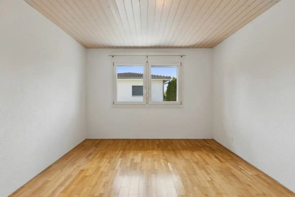 Immobilie in Cordast - Modernisiertes 4.5-Zimmer-Einfamilienhaus mit familienfreundlichem Umschwung - Bild 10