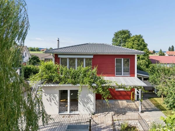 Immobilie in Cordast - Modernisiertes 4.5-Zimmer-Einfamilienhaus mit familienfreundlichem Umschwung - Bild 12