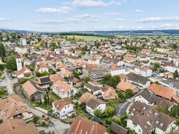 Immobilie in Lengnau Be - Doppeleinfamilienhaus auf grossem Grundstück mit Ausbaureserven - Bild 12