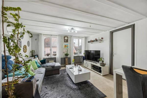 Immobilie in Lengnau Be - Doppeleinfamilienhaus auf grossem Grundstück mit Ausbaureserven - Bild 4