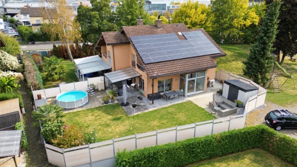 Immobilie in Däniken So - Attraktives 4.5 Zimmer Doppeleinfamilienhaus mit grossem Garten - Bild 2