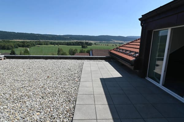 Immobilie in Les Ponts-de-martel - Appartement attique lumineux avec terrasse panoramique à Les Ponts-de-Martel - Bild 2