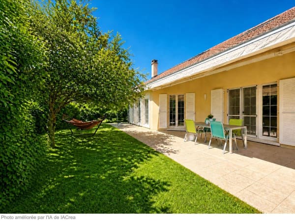 Immobilie in Yvonand - Spacieuse maison familiale, grand jardin verdoyant et garages pour 4 voitures + 2 places de parcs - Bild 3