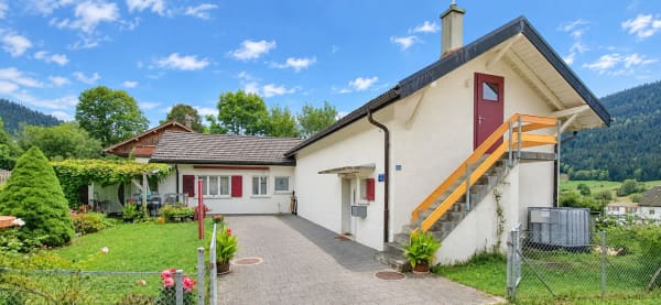 Immobilie in Travers - Maison villageoise de 5 piÃ¨ces avec jardin et terrasse - Bild 0