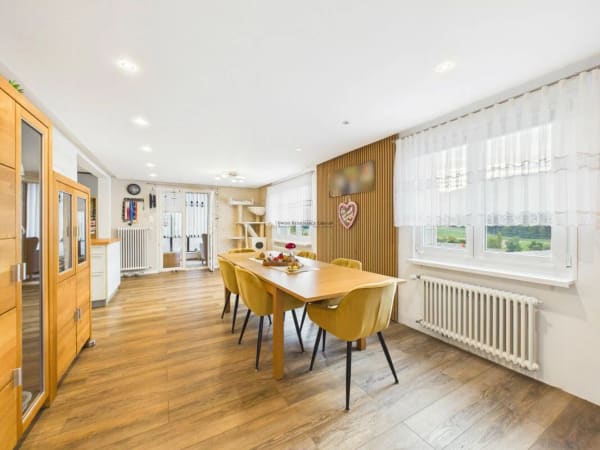 Immobilie in Teufenthal Ag - Wohnen mit Weitsicht - freistehendes Einfamilienhaus an sonniger Hanglage - Bild 2