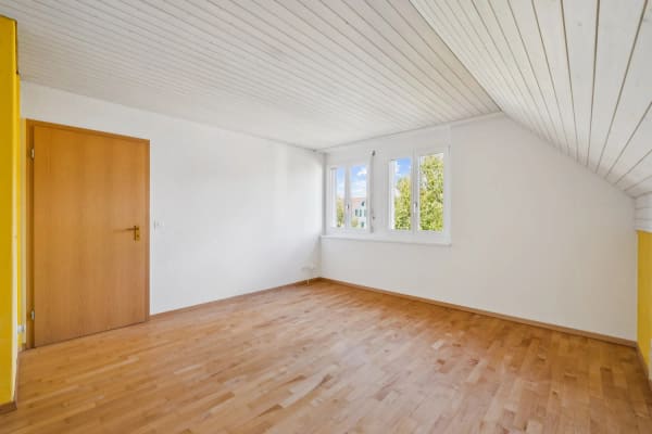 Immobilie in Aesch - Wohnen auf zwei Etagen: Helle Maisonette im Dorfzentrum - Bild 3