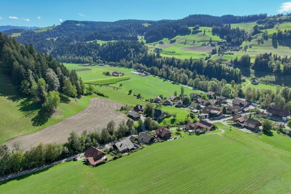 Immobilie in Eggiwil - Da isch's no richtig ruhig und heimelig: 6Â½-Zimmer-Landhaus im Emmental - Bild 2