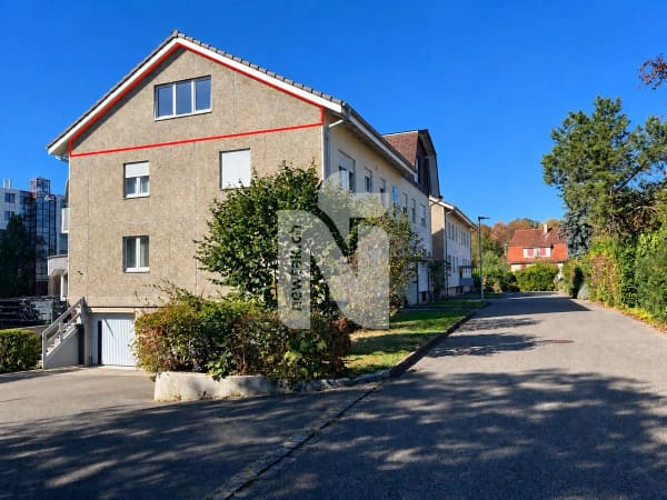 Immobilie in Aesch Bl - 1-Zimmer-Wohnung mit schöner Aussicht, grossem Parkplatz und Ausbauoptionen - Bild 0