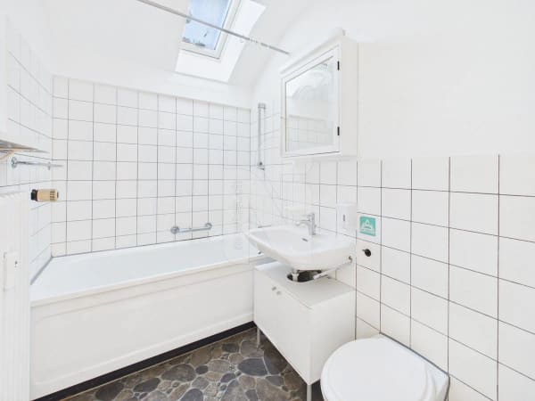 Immobilie in Aesch Bl - 1-Zimmer-Wohnung mit schöner Aussicht, grossem Parkplatz und Ausbauoptionen - Bild 6