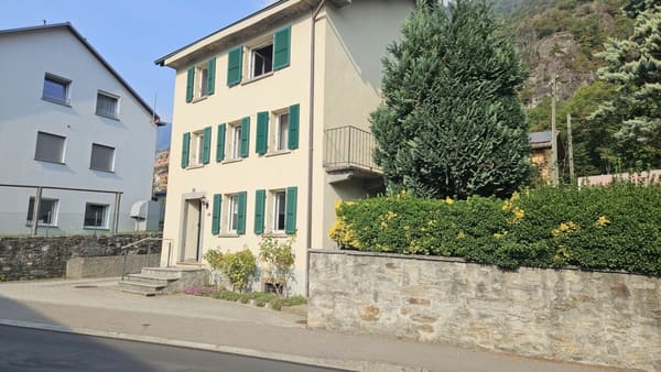 Immobilie in S. Vittore - CASA UNIFAMILIARE CON CURATO GIARDINO A S.VITTORE - Bild 2