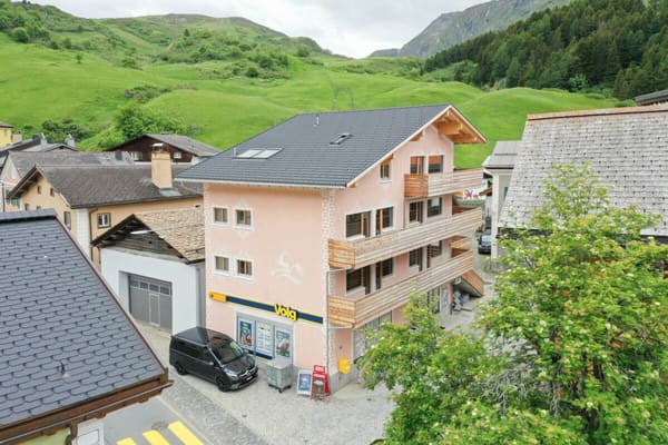 Immobilie in Bivio - Renovierte 2Â½-Zimmer-Ferienwohnung im 1. OG in nÃ¤chster NÃ¤he zu der Bergbahnstation - Bild 1