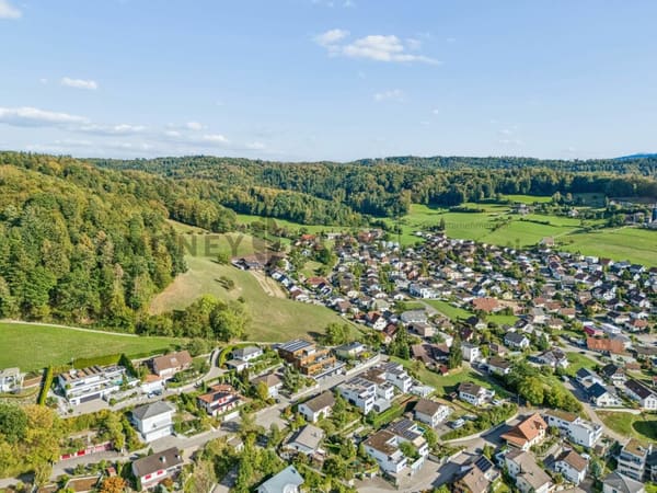 Immobilie in Muhen - 7.5-Zimmer-Einfamilienhaus mit unverbaubarer Weitsicht - Bild 16