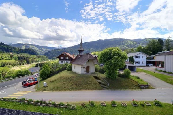 Immobilie in Schwarzsee - Charmante 4,5-Zimmer-Stockwerkeigentumswohnung mit Balkon und Garage - Bild 10