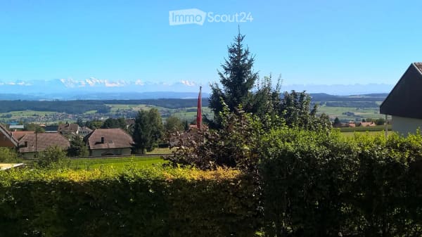 Immobilie in Lommiswil - GrosszÃ¼gige 6.5-Zimmer-Terrassenwohnung mit Panoramablick in Lommiswil - Bild 0