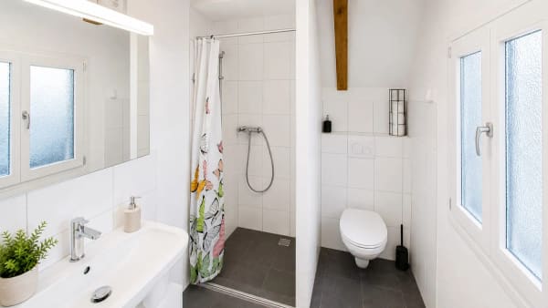 Immobilie in Kollbrunn - 2 HÃ¤user mit 8-Zimmer und grosser Terrasse in Kollbrunn zu verkaufen - Bild 11