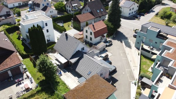Immobilie in Kollbrunn - 2 HÃ¤user mit 8-Zimmer und grosser Terrasse in Kollbrunn zu verkaufen - Bild 2