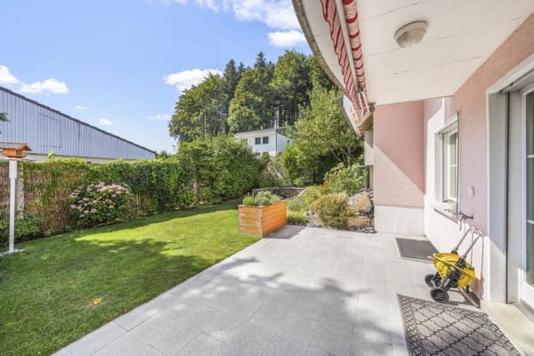 Immobilie in Eggersriet - Grosszügiges, gepflegtes Reiheneckhaus an ruhiger und familienfreundlicher Lage mit Blick auf den Alpstein - Bild 2