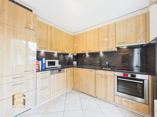 Immobilie in Visp - Attraktive Investitionsmöglichkeit: Renovierte 4.5ZWG mit kleinem Balk - Bild 0