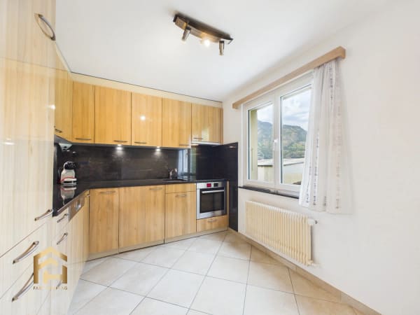 Immobilie in Visp - Attraktive Investitionsmöglichkeit: Renovierte 4.5ZWG mit kleinem Balk - Bild 1