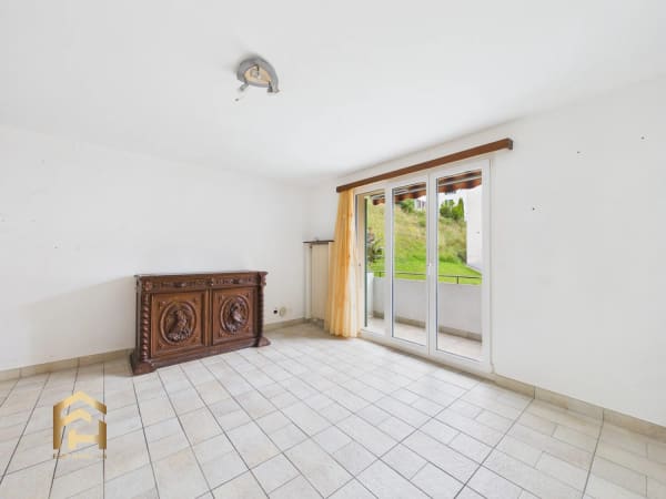 Immobilie in Visp - Attraktive Investitionsmöglichkeit: Renovierte 4.5ZWG mit kleinem Balk - Bild 3