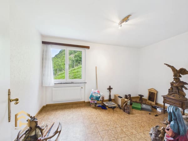 Immobilie in Visp - Attraktive Investitionsmöglichkeit: Renovierte 4.5ZWG mit kleinem Balk - Bild 4