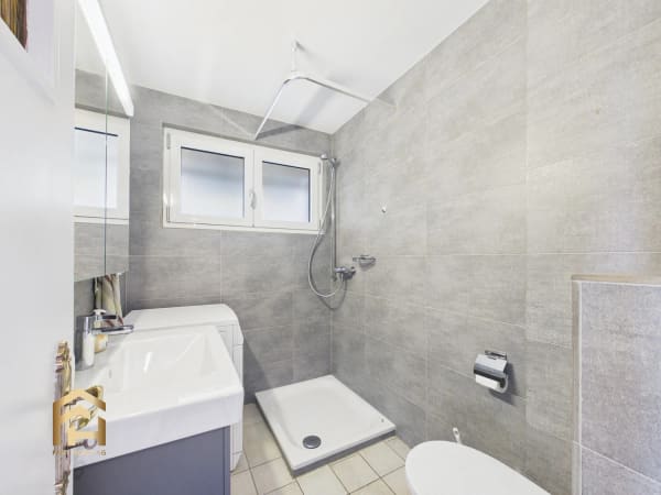 Immobilie in Visp - Attraktive Investitionsmöglichkeit: Renovierte 4.5ZWG mit kleinem Balk - Bild 8