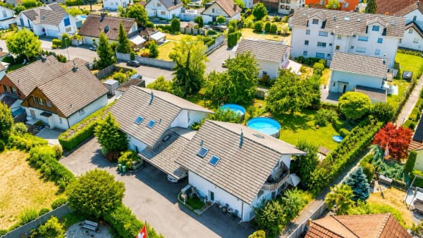Immobilie in Waltenschwil - Charmantes 7-Zimmer-Einfamilienhaus mit vermieteter Einliegerwohnung in Waltenschwil AG - Bild 1