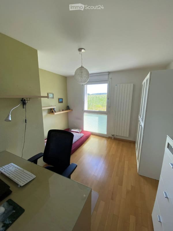Immobilie in Granges-paccot - Attique de 4,5 piÃ¨ces avec terrasse privÃ©e de 45 mÂ² | 4,5-Zimmer-Attika mit privater Dachterrasse - Bild 6
