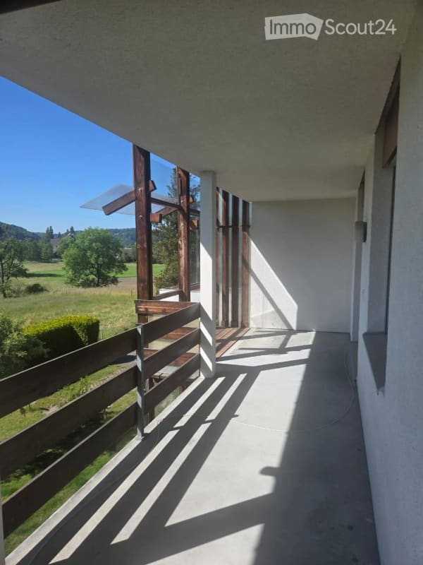 Immobilie in Bettenhausen - Charmante 4.5-Zimmer-Wohnung mit Balkon und schÃ¶ner Aussicht in Bettenhausen - Bild 1