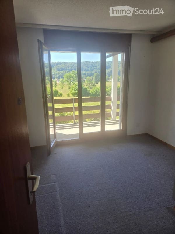 Immobilie in Bettenhausen - Charmante 4.5-Zimmer-Wohnung mit Balkon und schÃ¶ner Aussicht in Bettenhausen - Bild 3